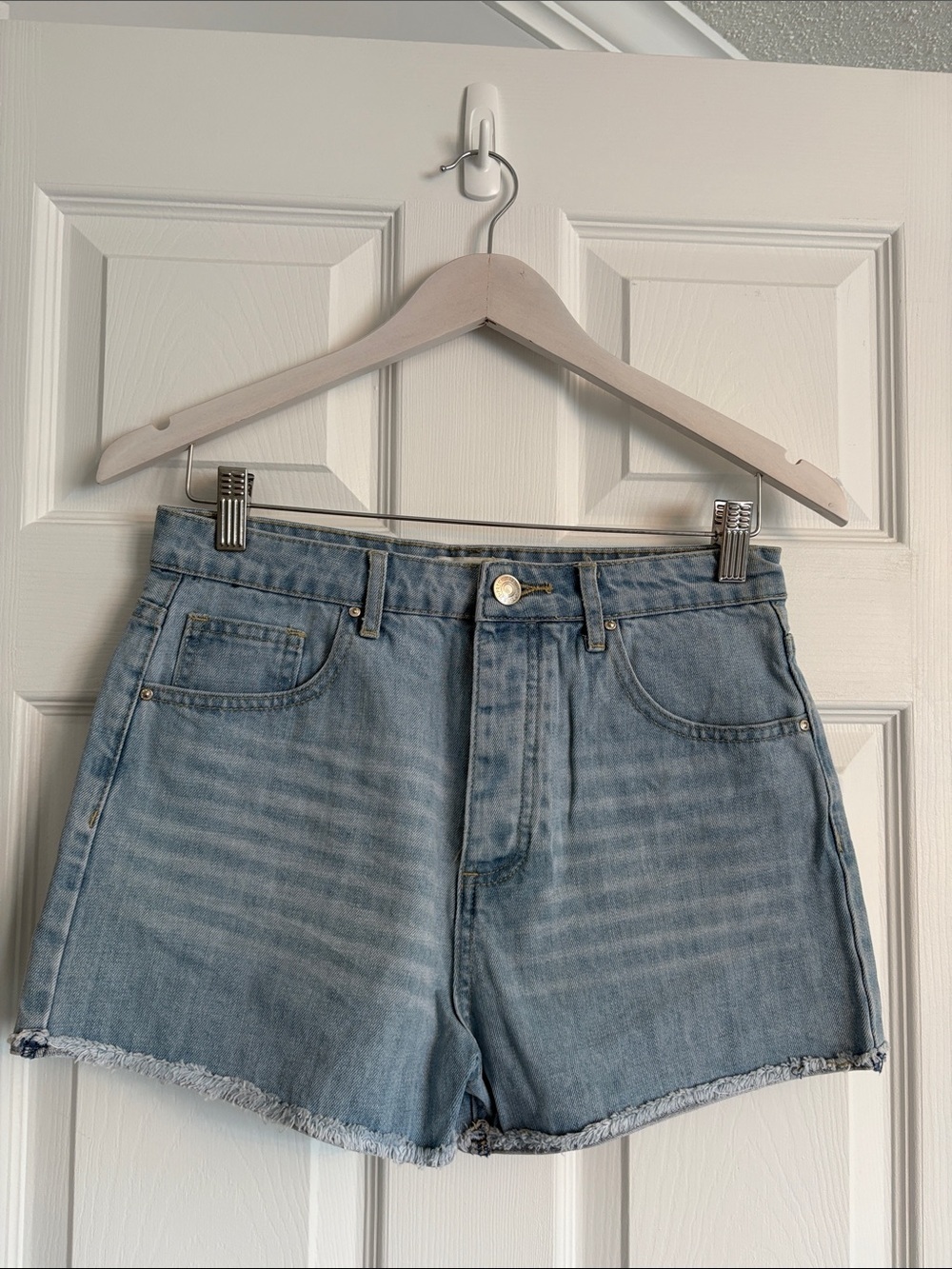 NWT Forever 21 Light Wash Women's Denim Shorts
